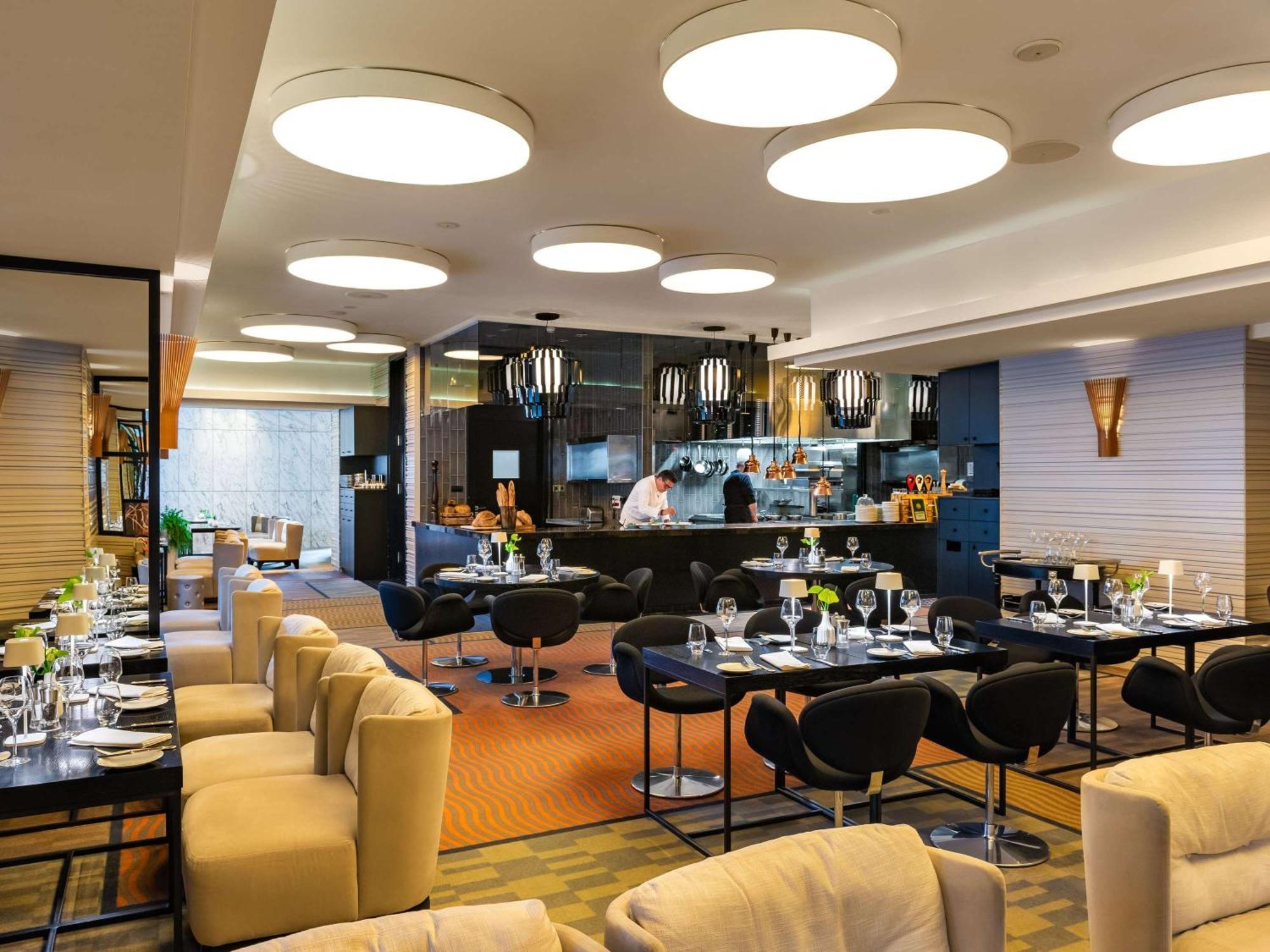 Sofitel Warsaw Victoria Hotel Luaran gambar The restaurant