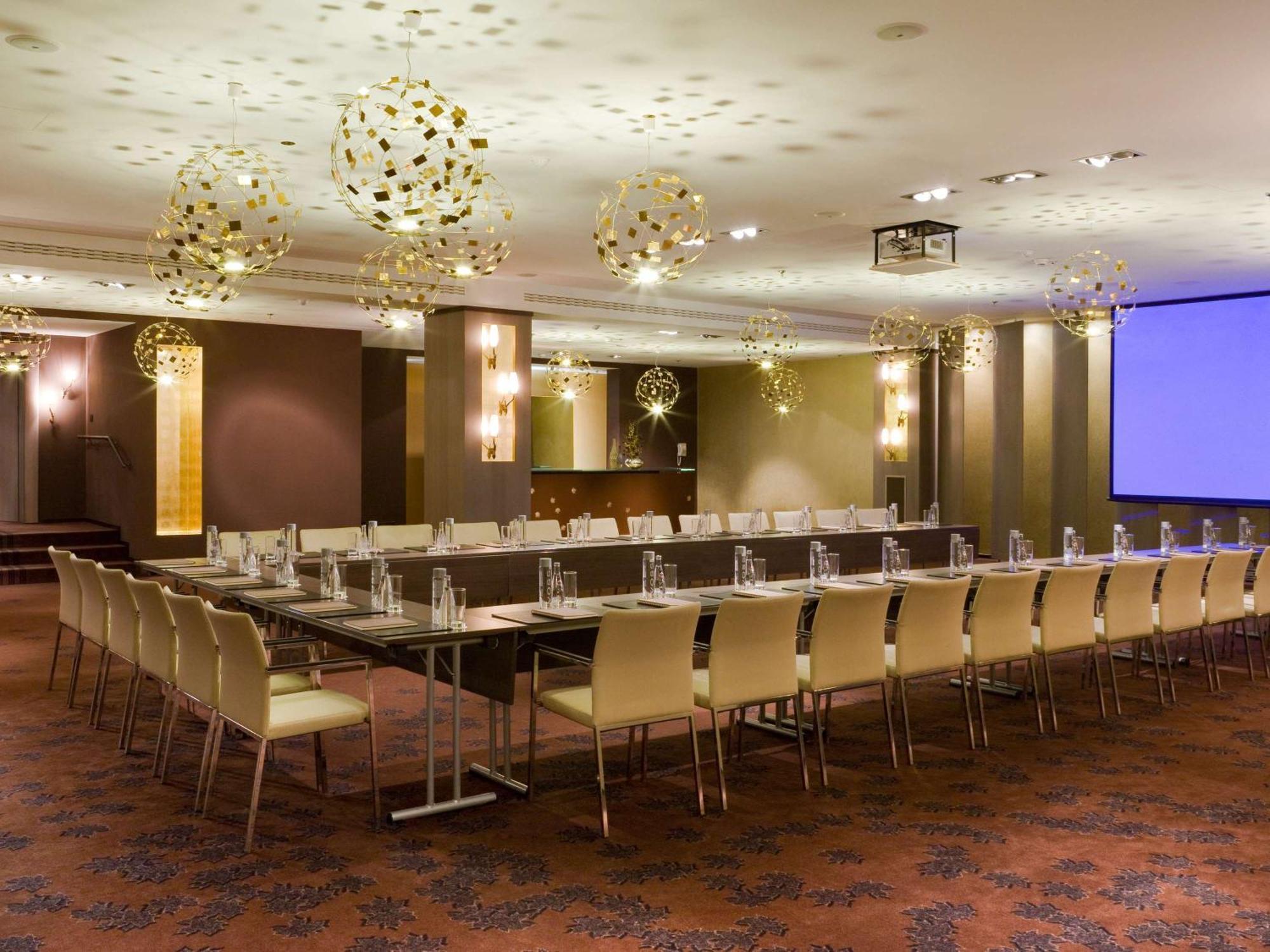 Sofitel Warsaw Victoria Hotel Luaran gambar Meeting room