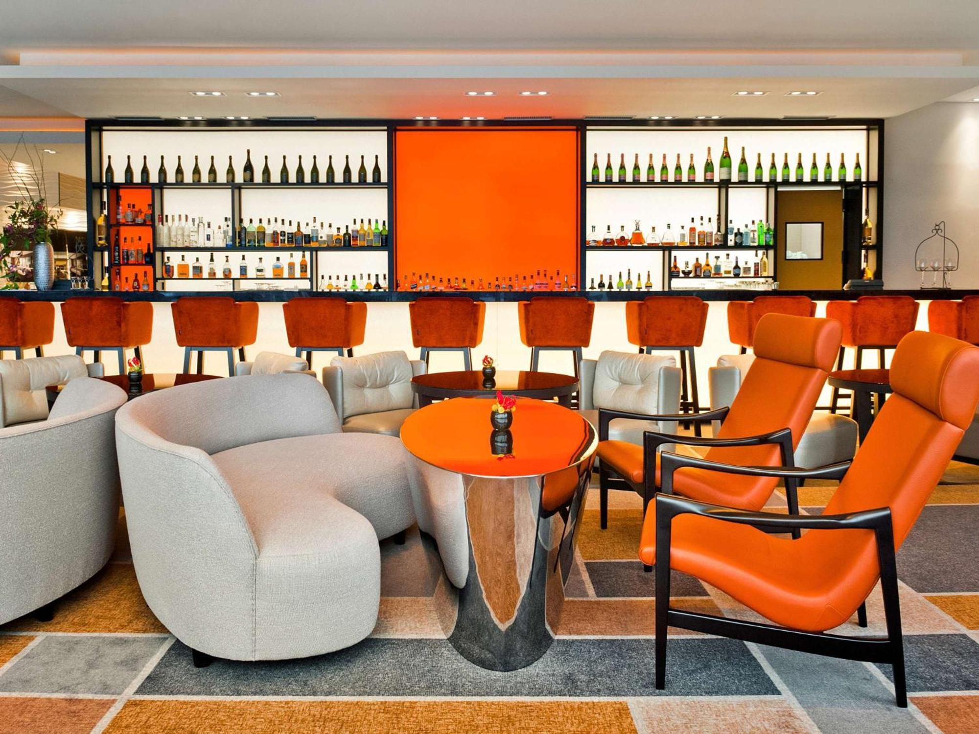 Sofitel Warsaw Victoria Hotel Luaran gambar The bar at the Mandarin Oriental, Munich